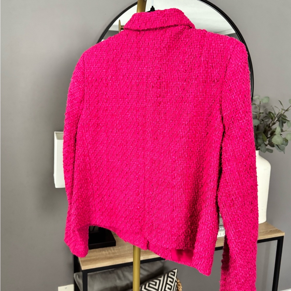 Rachel Zoe Fuchsia Bouclé Cropped Jacket with Gold Buttons - Picture 4 of 5